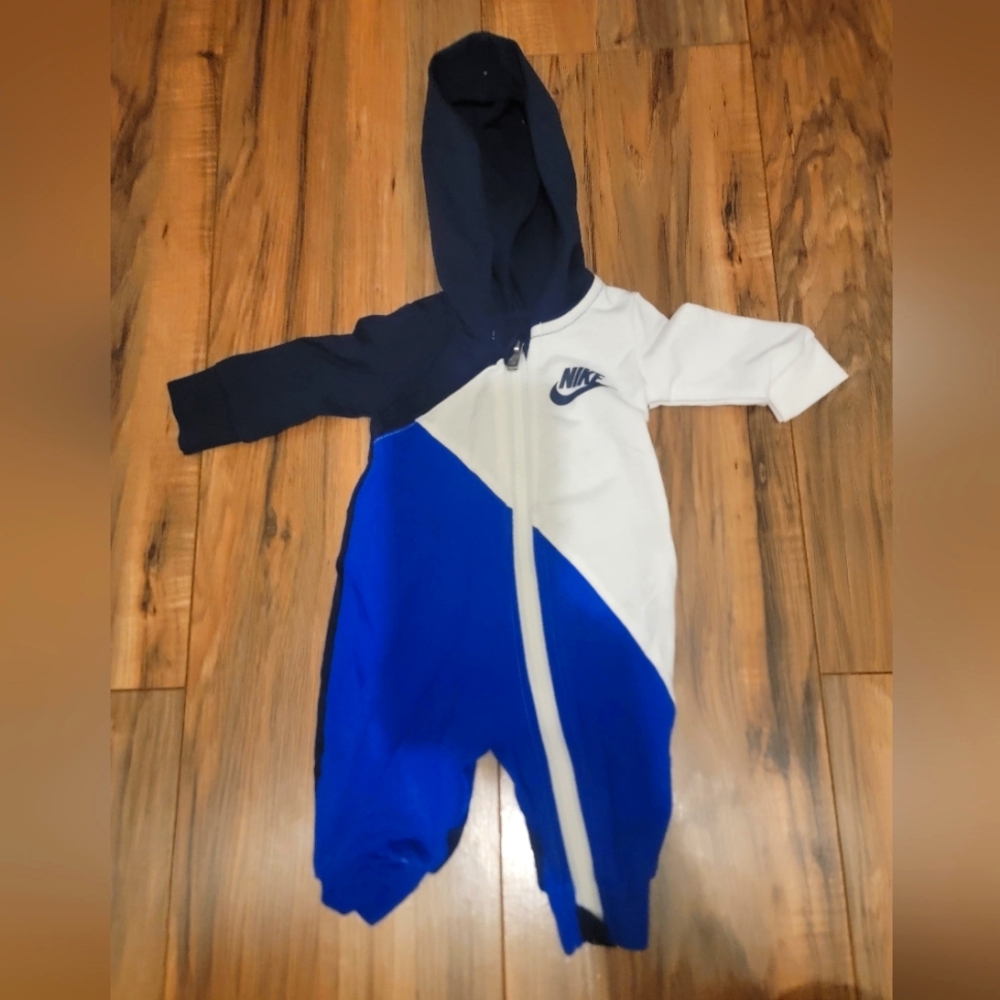 Nike onesie newborn